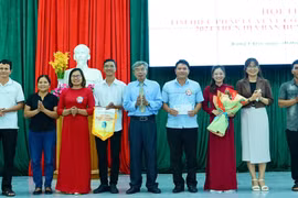 Đội thị trấn Kông Chro đạt giải nhất hội thi tìm hiểu pháp luật về lĩnh vực công tác dân tộc. Ảnh: Thu Ngọc