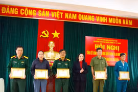 An Khê: 6 tập thể, cá nhân được khen thưởng trong công tác giáo dục quốc phòng và an ninh 