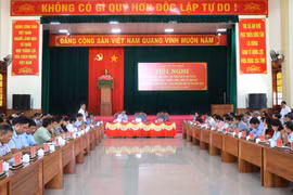 Bí thư Thị ủy An Khê Nguyễn Xuân Phước đối thoại với hệ thống chính trị cơ sở. Ảnh: Ngọc Minh