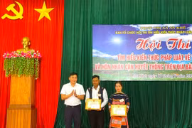 Đội Hoa Mặt Trời làng Hòa Bình đạt giải nhất Hội thi tìm hiểu kiến thức pháp luật về tảo hôn