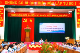 Đại biểu HĐND thị xã An Khê tiếp xúc đối thoại với trẻ em