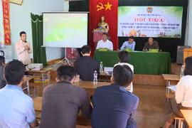 Nông dân Chư Păh được phổ biến phương pháp xử lý rác thải 