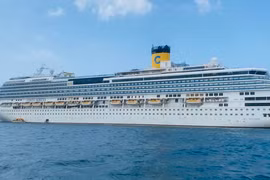 Bên trong du thuyền 5 sao chở hơn 1.100 khách lần đầu đến Phú Quốc