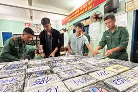 Quảng Ngãi: Bộ đội Biên phòng bàn giao hơn 280kg cocaine cho công an điều tra