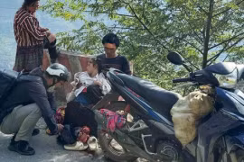 Thượng úy công an giúp sản phụ vượt cạn bên đường