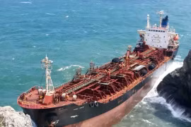 Phát hiện tàu nước ngoài trôi dạt và mắc cạn tại vùng biển Cù Lao Chàm