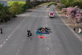 Hệ lụy từ 'sống ảo'