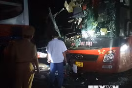 Bình Phước: 2 xe khách giường nằm va chạm khiến 3 người thương vong