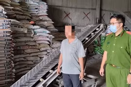 Bắt tạm giam giám đốc Phạm Lương Thiện sản xuất phân bón giả