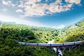 Du lịch đường sắt mang đến một vẻ đẹp Việt Nam quyến rũ và đầy mới lạ