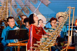 Yêu t'rưng như yêu tâm hồn xứ sở