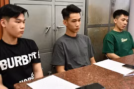 Tạm giữ khẩn cấp 3 đối tượng 'biểu diễn' mô tô