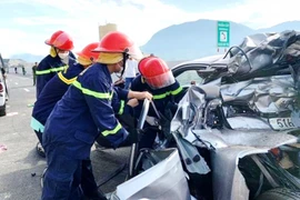 Tai nạn giao thông trên cao tốc Nha Trang - Cam Lâm, 5 người thương vong