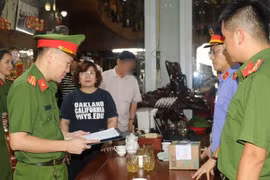 Bắt một nữ 'đại gia' nổi tiếng về gỗ quý hiếm