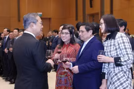 Thủ tướng chủ trì buổi gặp mặt, chiêu đãi đoàn Ngoại giao