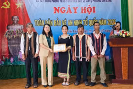 Ngày hội toàn dân bảo vệ an ninh Tổ quốc tại làng Ia Lang