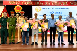 Khen thưởng 5 cá nhân dũng cảm cứu người trong vụ tai nạn ở cầu Phú Mỹ