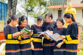 Chắp cánh ước mơ cho học sinh dân tộc thiểu số