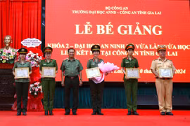 Bế giảng khóa 2 Đại học An ninh nhân dân hệ vừa làm vừa học tại Gia Lai
