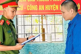 Bị tống tiền vì gửi clip 'nóng' cho người lạ