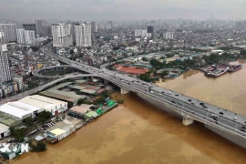 Ngày 13/9, lũ trên các sông tiếp tục xuống, lũ trên sông Hồng dưới báo động 2