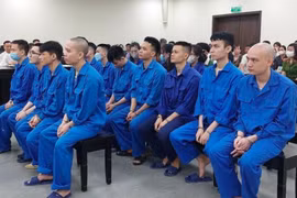 21 người trong đường dây rửa tiền xuyên quốc gia lãnh án