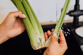 Tác dụng không ngờ của cần tây đến cholesterol