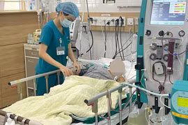 Cả gia đình ngộ độc nấm rừng, 3 người tử vong