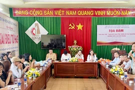 Rong ruổi với văn chương