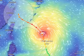 Cơn bão mới mạnh lên khi tiến sát Trung Quốc, khả năng đổ bộ cấp siêu bão