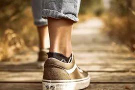 Đi bộ là tốt nhưng ai cần tránh đi bộ quá nhiều?