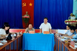 Phó Bí thư Tỉnh ủy Rah Lan Chung giám sát việc thực hiện các chương trình mục tiêu quốc gia tại Chư Sê 