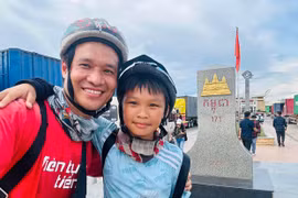 Cua rơ “nhí” Nông Quang Anh: Hành trình đạp xe ngàn dặm