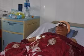 Vụ tai nạn trên QL24 ở Kon Tum: Cứu người trên đường đi công tác