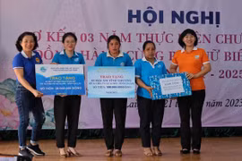 Nghĩa tình với biên giới