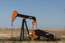 Giá xăng dầu hôm nay 27.7.2024: Lao dốc