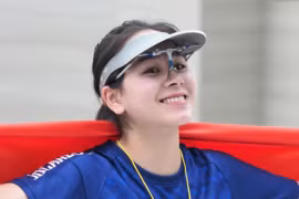 Bắn đạt mưa điểm 10, xạ thủ Trịnh Thu Vinh vào chung kết Olympic 2024