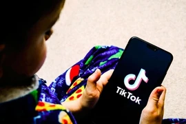 TikTok tác hại đến trẻ em như thế nào mà từ Bắc Mỹ tới châu Âu đều quan ngại 