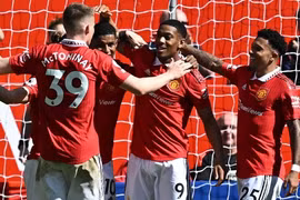 Đánh bại Everton, Manchester United trở lại top 3 Premier League 