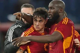 HLV Mourinho rạng rỡ khi Lukaku và Dybala giúp AS Roma lội ngược dòng ở Copa Italia