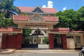 Đắk Lắk giải quyết việc hàng ngàn học sinh lớp 10 chưa có trường học