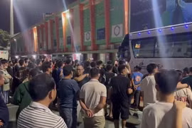 Vụ hỗn loạn sân Quy Nhơn: Ban Kỷ luật họp khẩn, phạt tăng nặng nhiều quan chức CLB