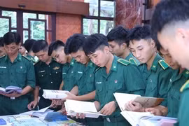 Cuốn sách của Tổng Bí thư: Định hướng hoàn thiện chiến lược quốc phòng