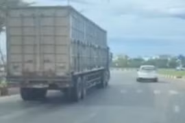 Chủ tịch UBND tỉnh Bình Định quay video xe vi phạm gửi cơ quan chức năng