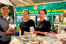 Phiên chợ nông sản: Kết nối tiêu thụ sản phẩm vùng dân tộc thiểu số 