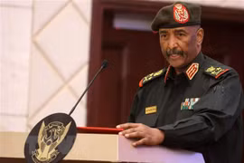 Tư lệnh quân đội Sudan cam kết tạo điều kiện các nước sơ tán công dân 