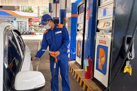 Thủ tướng Chính phủ Phạm Minh Chính chỉ đạo triển khai các giải pháp bảo đảm cung ứng xăng dầu