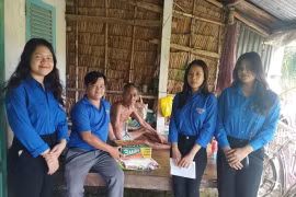 Chàng trai miệt mài làm từ thiện và giúp thanh niên khởi nghiệp