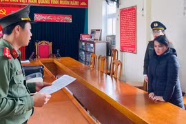 Khởi tố một cán bộ Quỹ tín dụng xã tổ chức cho người khác xuất cảnh trái phép