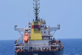 Hải quân Ấn Độ chặn tàu hàng bị hải tặc Somalia cướp